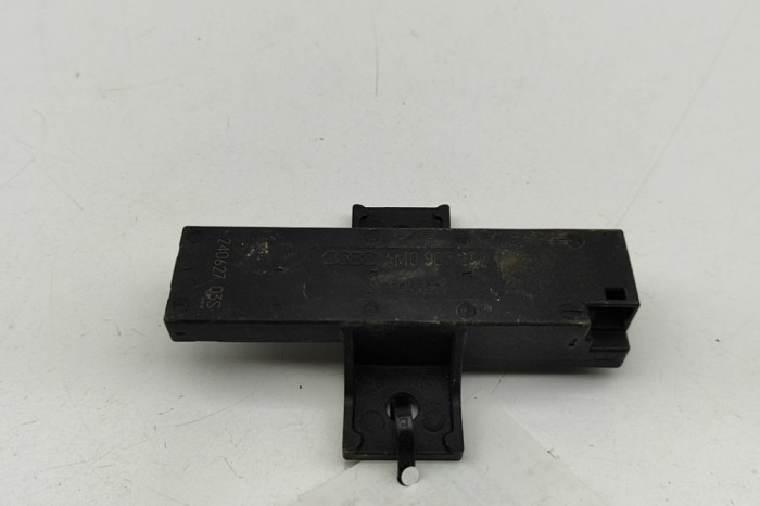 Antena Keyless Entry AUDI Q8 4MN 2024 OEM: 4M0907247 | 31866531