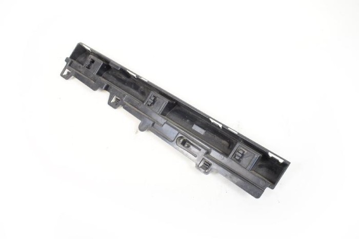 Suport prag lateral BMW 3 F30, F80 2015 OEM: 7256916 10672653