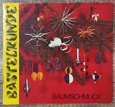 Baumschmuck, decoratiuni de Craciun din hartie foto