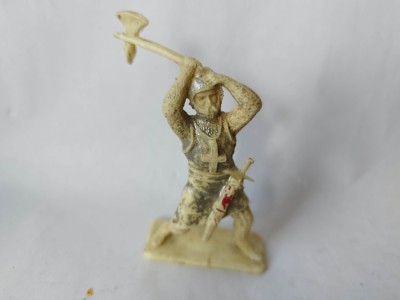 bnk jc Kellogg`s - cavaler medieval cu topor foto