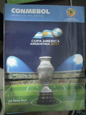 Revista fotbal-CONMEBOL (Confederatia Sudamericana de fotbal) - 2011 foto