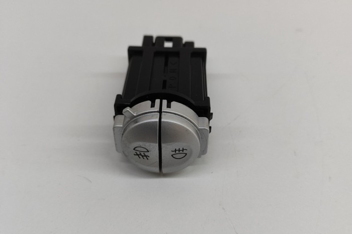Comutator proiector ceață MITSUBISHI COLT CZC Cabrio RG 2006 OEM: MN140428 28524226