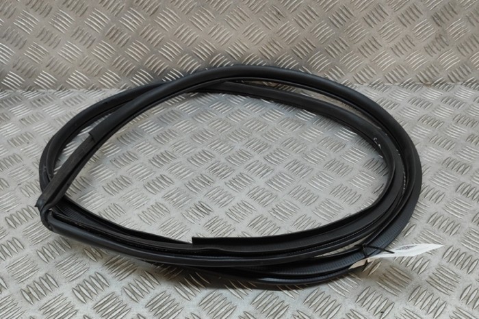 Garnitura ușă dreapta spate LEXUS UX _AA1_, _AH1_, _MA1_ 2020 OEM: 67871-76020 | 28076337