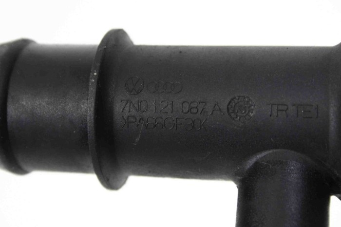 Furtun radiator răcire dreapta VW TIGUAN 5N_ 2013 OEM: 7N0121087A