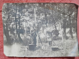 Fotografie, 2 prieteni facand fotografii,in parc in Bucuresti, 1918