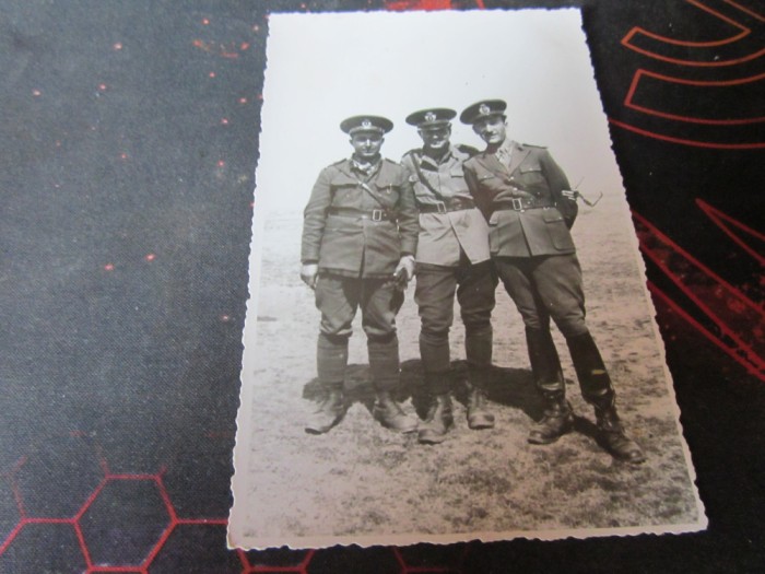 3 militari regalisti