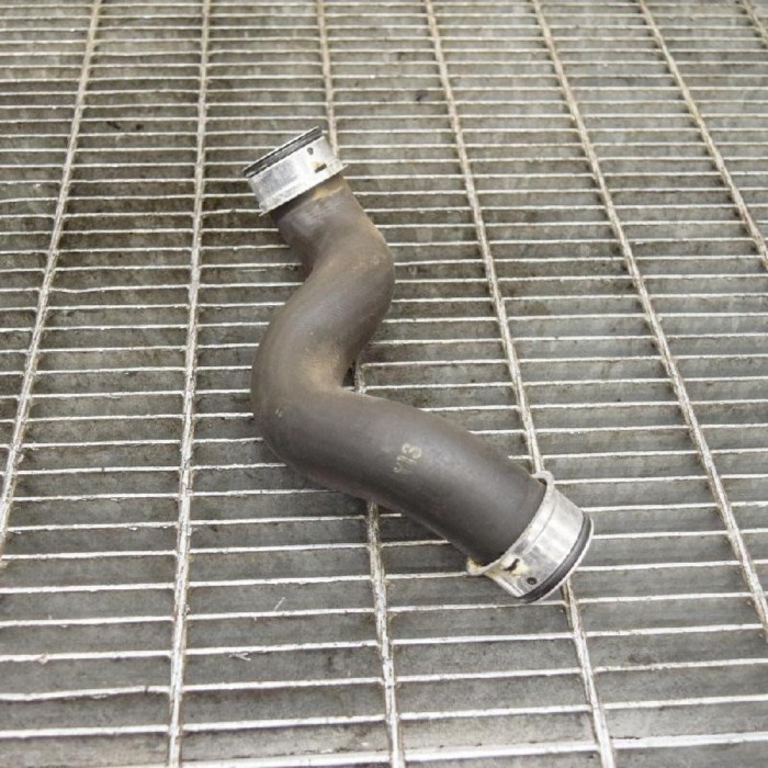 Furtun radiator răcire dreapta MERCEDES-BENZ C W204 2010 OEM: A2045011682 4208624
