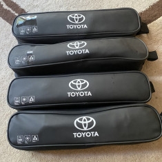 Trusa auto Toyota(trusa medicala,vesta,triunghi)