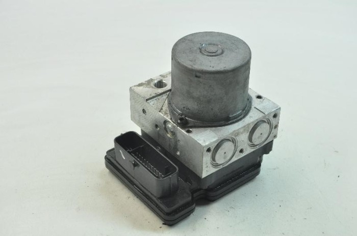 Pompa ABS HYUNDAI i30 GD 2014 OEM: Hatchback | 10631172
