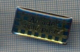 AX 667 INSIGNA - ARCADE ENTREPRISE -O COMPANIE DE CURATENIE DIN FRANTA