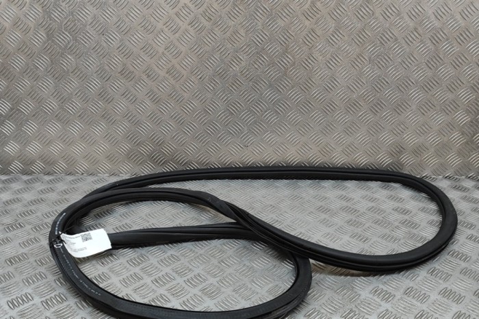 Garnitura ușă dreapta față AUDI Q4 SUV F4B 2023 OEM: 11A867912B | 29082817