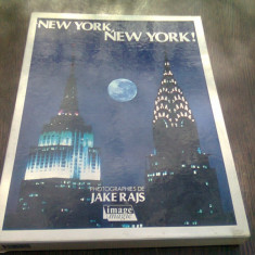 NEW YORK, NEW YORK - JAKE RAJS (CARTE DE FOTOGRAFIE, TEXT IN LIMBA ENGLEZA)