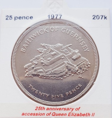 2052 Guernsey 25 pence 1977 Elizabeth II (Silver Jubilee) km 31 foto