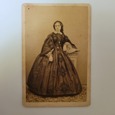 RARA CDV, Doamna cu crinolina, foto Institutul de Fotografie Fabrik- Viena, 1860