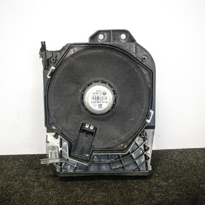 Subwoofer BMW 1 F20 2015 OEM: 9210147 3989067