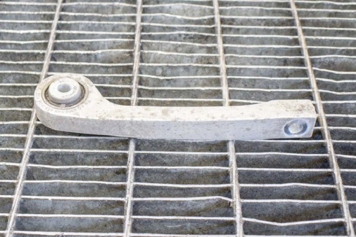 Bieleta stabilizatoare st&acirc;nga spate AUDI A4 8W2, B9 2018 OEM: 8W0505465B 11434710