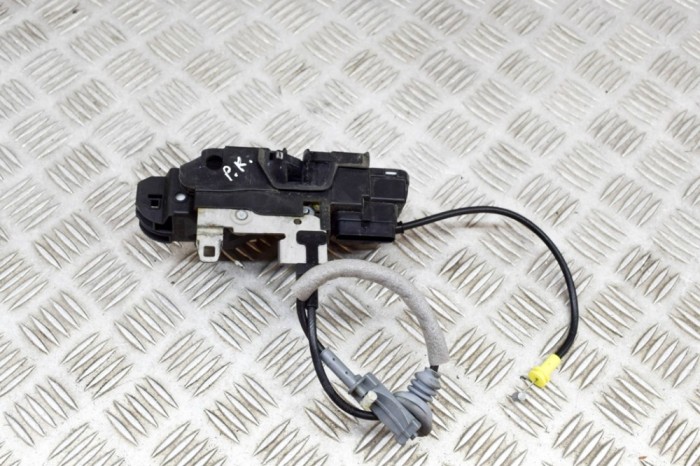 &Icirc;ncuietoare ușă st&acirc;nga față VOLVO V90 II 2017 OEM: 31349894,C26966-105 20573608