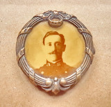 D17-ww1- Foto militar primul razboi Insigna Medalion oval rama bronz.