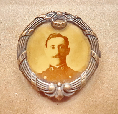 D17-ww1- Foto militar primul razboi Insigna Medalion oval rama bronz. foto