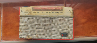 RADIO S631T , 6 TRANZISTOARE FABRICAT DE ELECTRONICA , NU FUNCTIONEAZA . foto