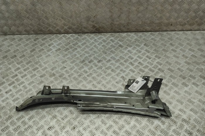 Suport aripa dreapta față AUDI Q7 4L 2014 OEM: 4L0805158A 30772318