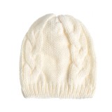 Caciula tricotata alba cu impletituri