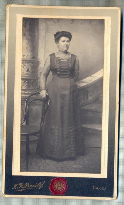 AB FOTO CABINET 146 - DOAMNA IN TINUTA DE EPOCA -,,THEODOR R.PANAIOTOF&quot; -TULCEA