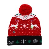 Caciula de iarna cu LED si pompom, tematica de Craciun, cu brazi, reni si fulgi de zapada, JollyMag, CZ51