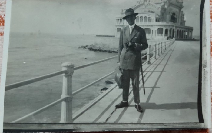 Fotografie tip carte postala, la plimbare prin Constanta, 1928