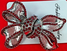 Brosa aliaj cu strasuri si zirconiu - model Funda , martisor martisoare foto