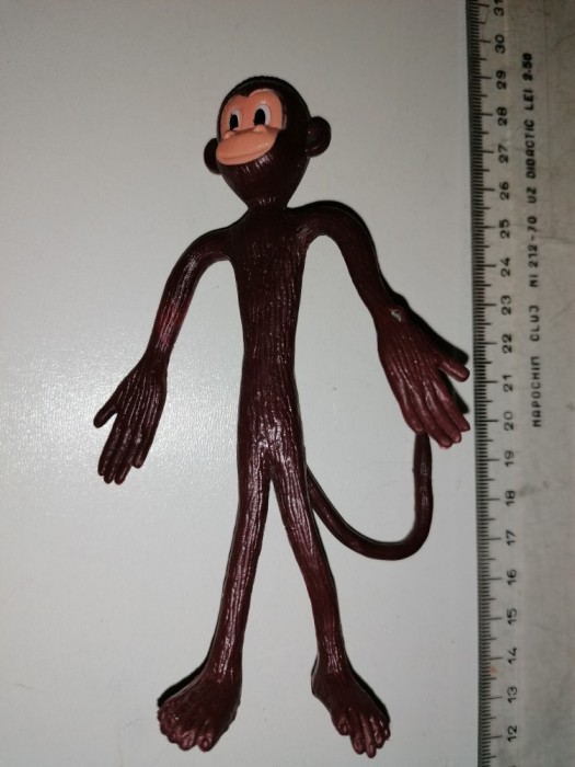 LOT FIGURINA APROX 17 CM MAIMUTA / MAIMUTICA PLUS 3 PEZ