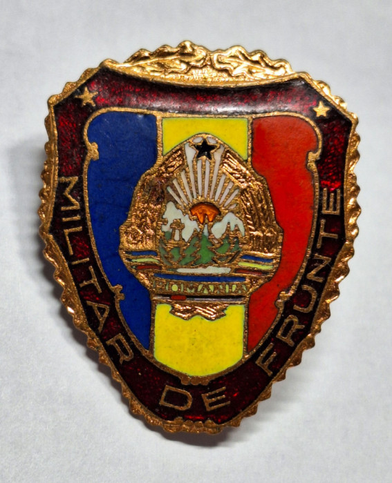 MILITAR DE FRUNTE - militara - insigna varianta stema mare - RSR anii 1970