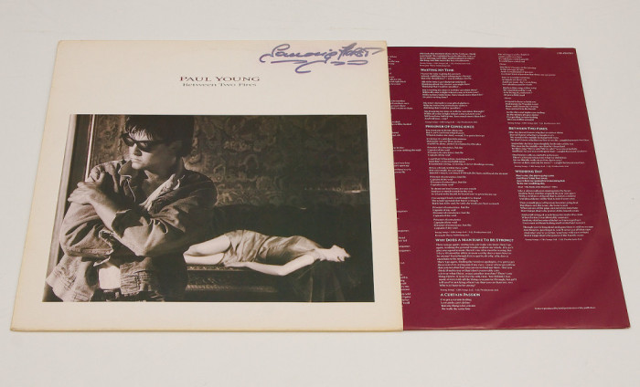 Paul Young &ndash; Between Two Fires - disc vinil vinyl LP