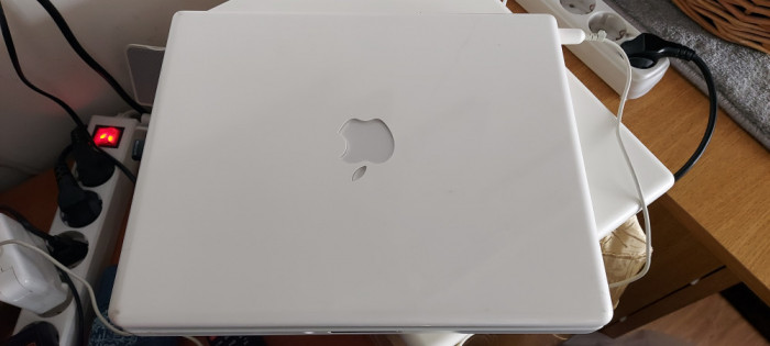 Apple iBook G4 MODEL A1054 , FUNCTIONEAZA .