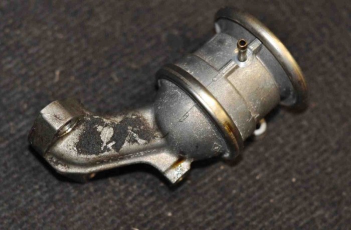 Supapa EGR AUDI A6 4G2, C7, 4GC 2013 OEM: 06E131101E