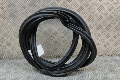 Garnitura de cauciuc haion PORSCHE PANAMERA 971 2018 OEM: 971.827.705,971827705 23509692 foto