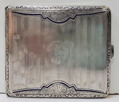 Tabachera din alpaca argintata, decorata cu email, Perioada interbelica