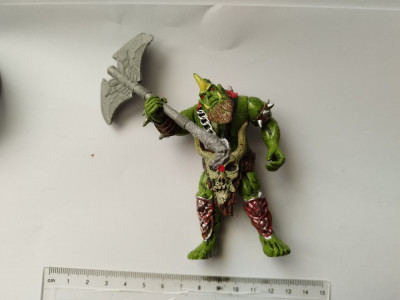 bnk jc Figurina neidentificata - posibil Warcraft foto