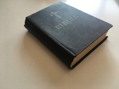BIBLIA 1982 SUB INDRUMAREA PF PATRIARH IUSTIN- COLABORATOR BARTOLOMEU ANANIA foto