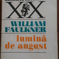 Lumina de august William Faulkner 1973