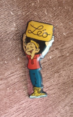 QW9 N7 48 - insigna - tematica copii - Leo foto