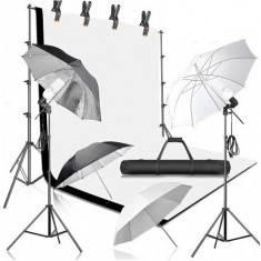 Kit studio foto,lumini,4 umbrele alb,negru,suport fundal reglabil 2x2m,2 becuri + 2 panze fundal