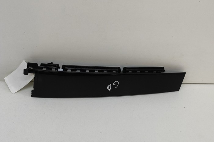 Ornament vertical ușă dreapta spate FORD KUGA III DFK 2023 OEM: LJ6B-S254A40-AA | 26585033