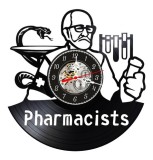 Ceas de perete decorativ realizat din disc de vinil, Model Farmacist si Simboluri Medicale, Negru, 30 cm