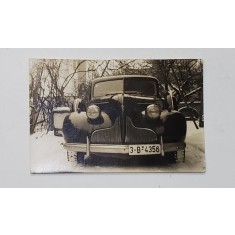 MASINA DE EPOCA ( CADILLAC ) , VEDERE FRONTALA , FOTOGRAFIE DE MICI DIMENSIUNI