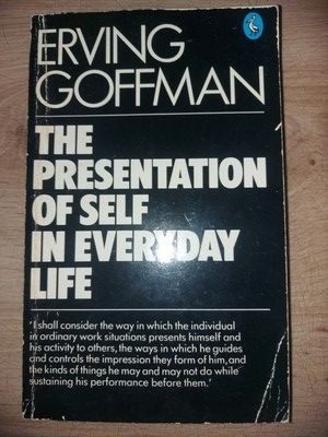 The presentation of self in everyday life- Erving Goffman foto