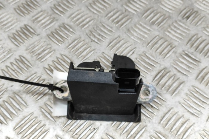 &Icirc;ncuietoare haion VW GOLF VII 5G1, BQ1, BE1, BE2 2013 OEM: 5G6827505 22972536
