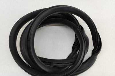Garnitura ușă dreapta spate VOLVO XC60 2016 OEM: 31424325 | 21856023 foto