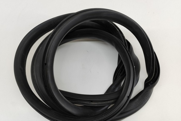 Garnitura ușă dreapta spate VOLVO XC60 2016 OEM: 31424325 | 21856023