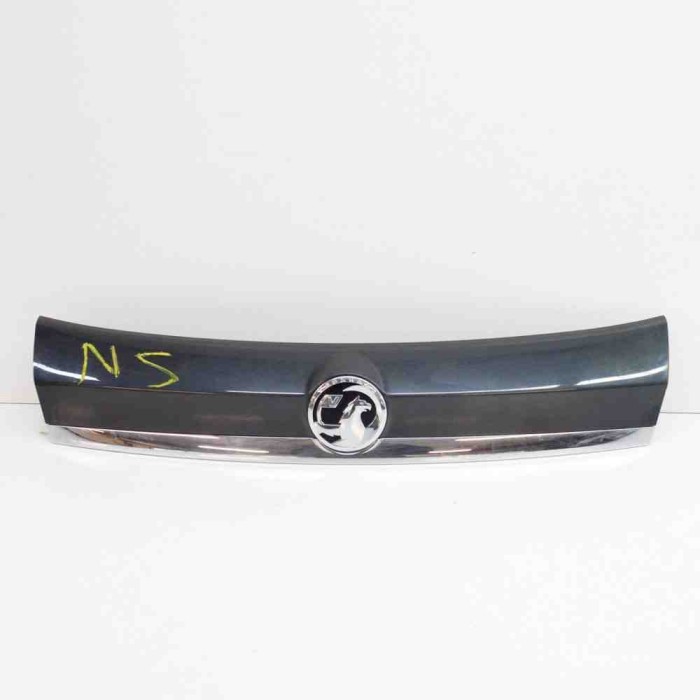 Ornament lampa număr de &icirc;nmatriculare OPEL MOKKA / MOKKA X 2017 OEM: 95093281 17877982